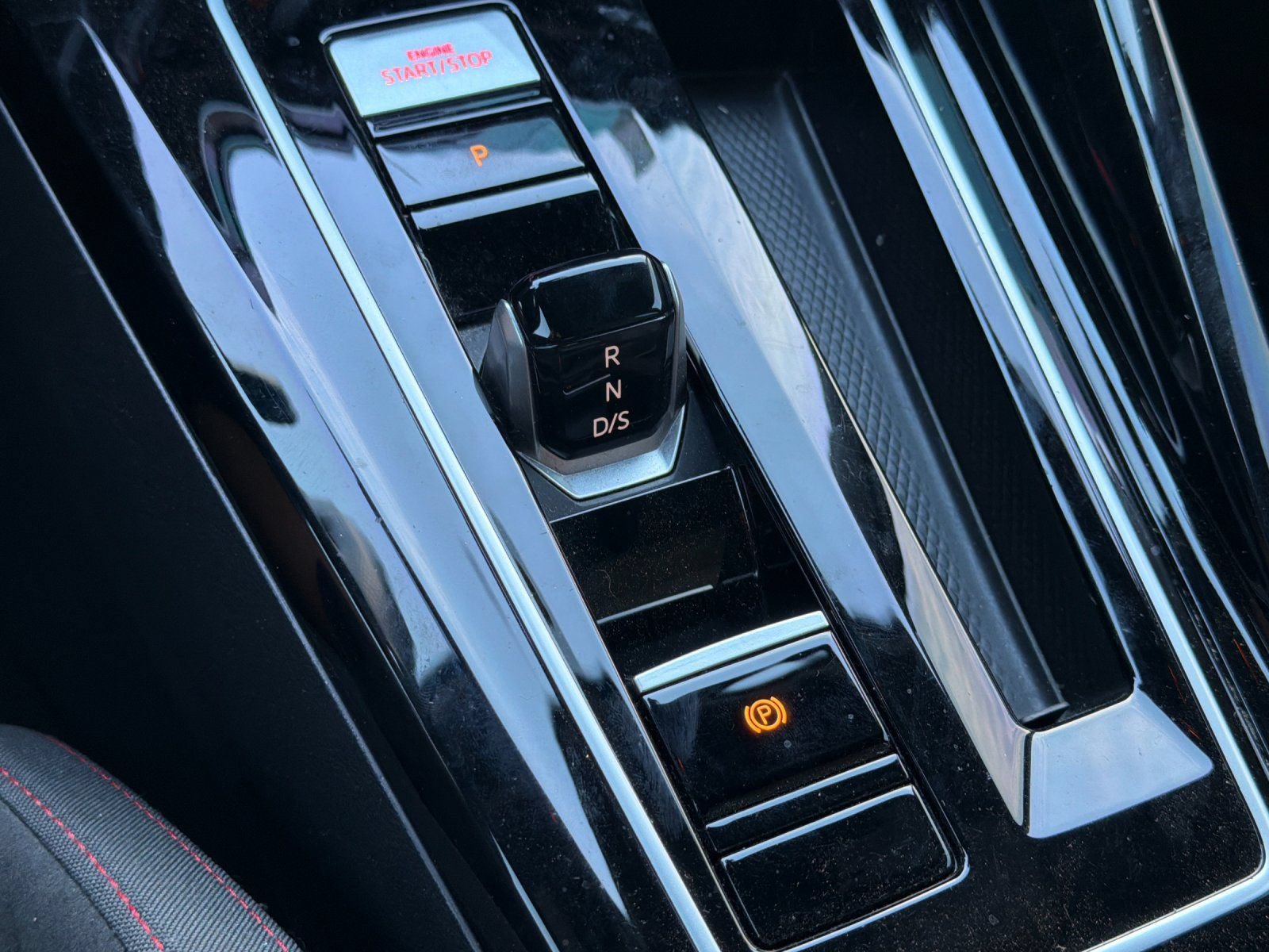 Used 2023 Volkswagen GTI 40th Anniversary Edition FWD image 19