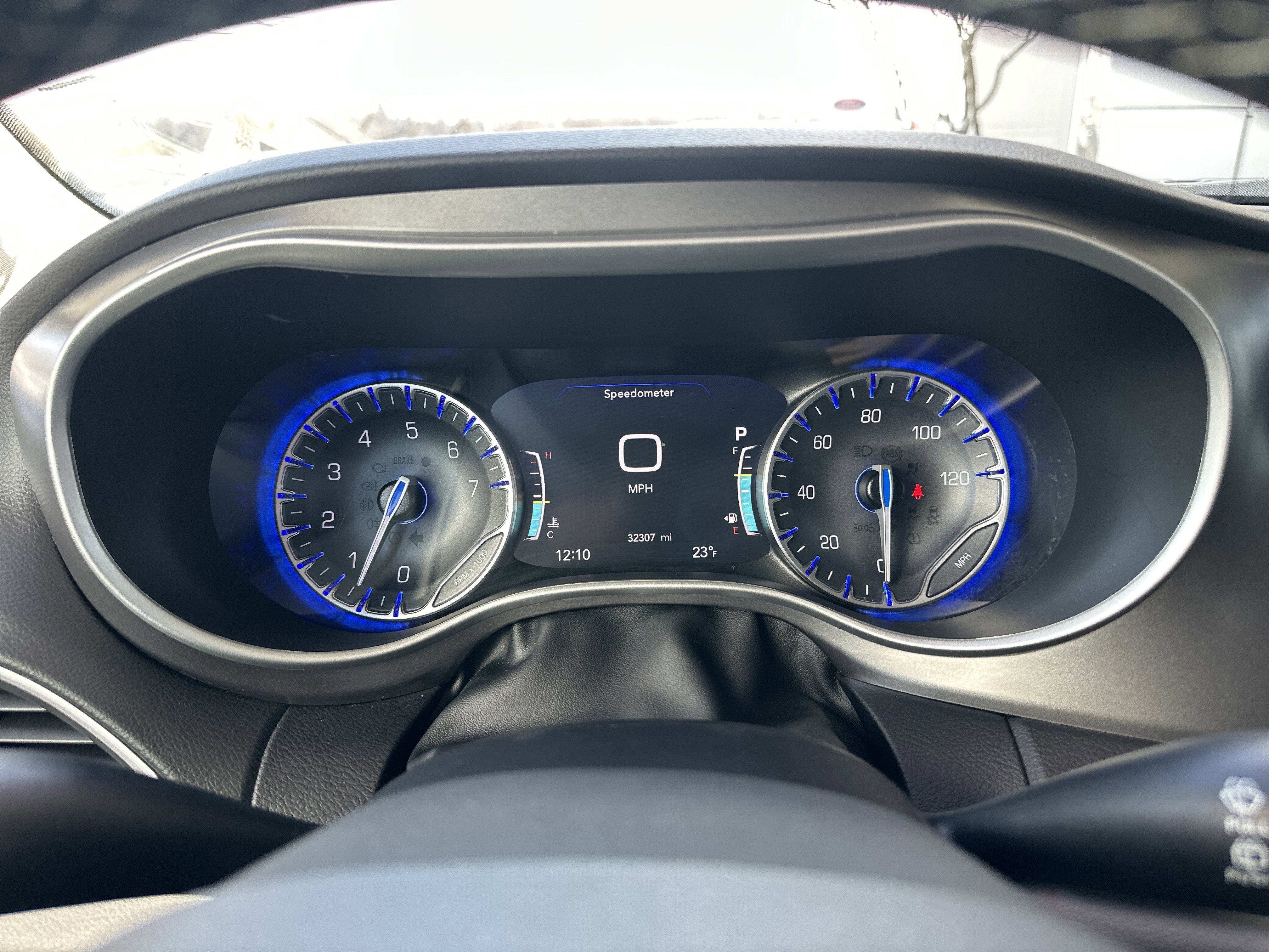 Used 2024 Chrysler Pacifica Touring-L image 29