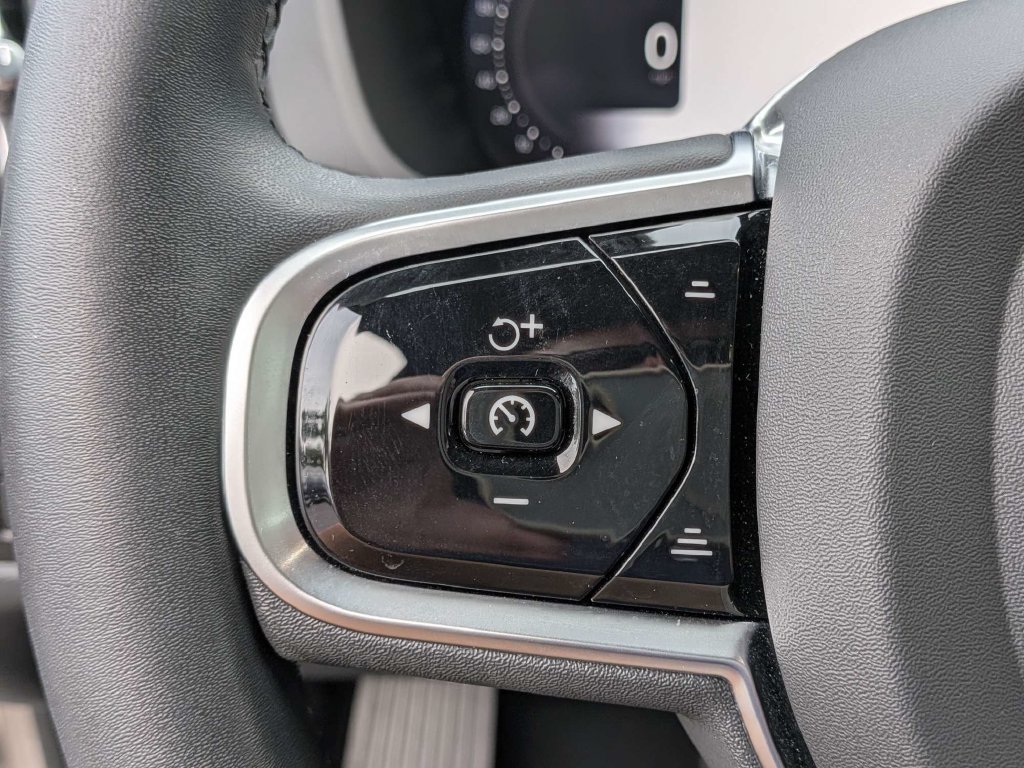 Certified 2024 Volvo XC60 T8 Ultimate w/ Climate Package AWD/4WD image 33