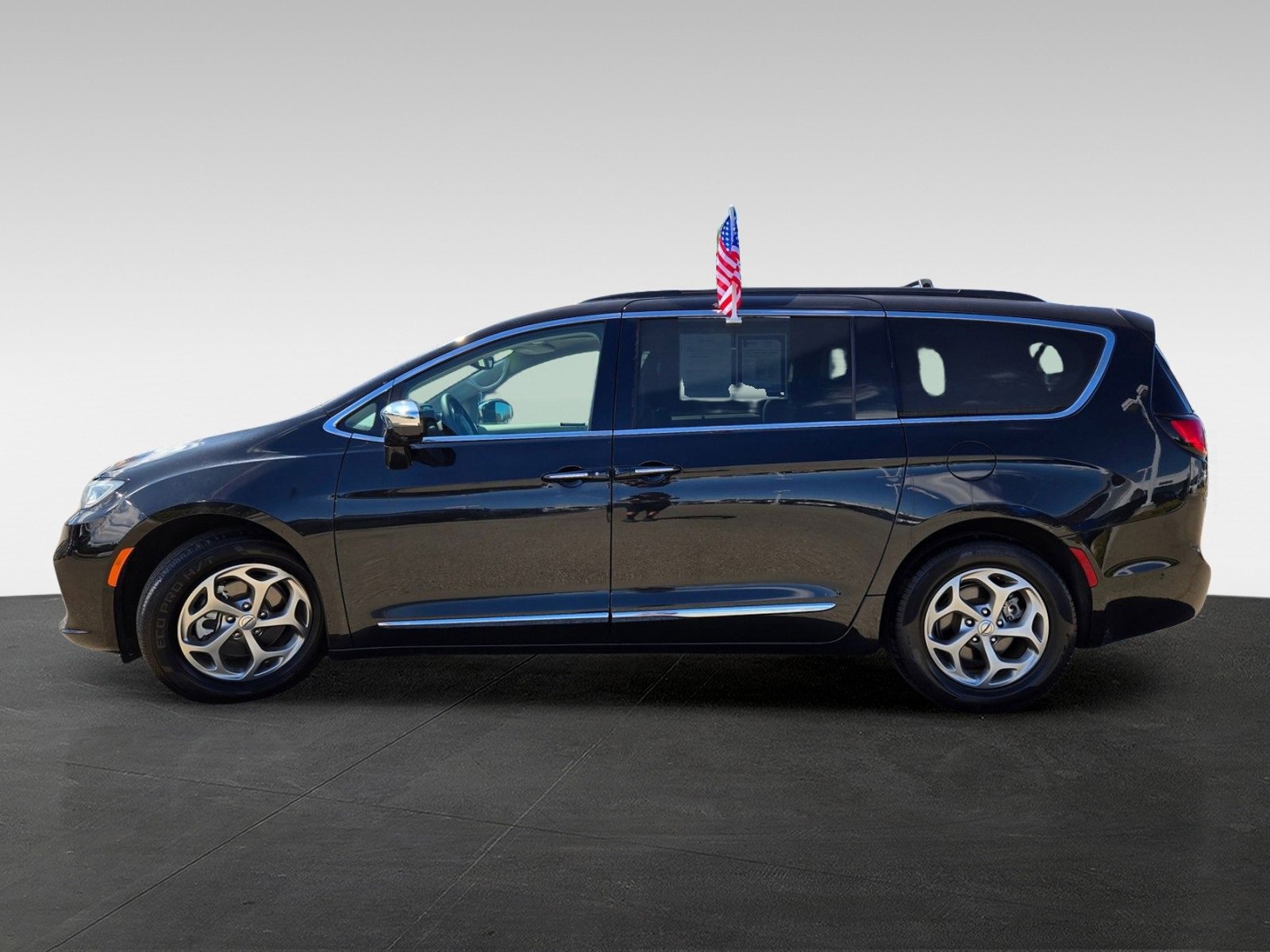Used 2022 Chrysler Pacifica Limited image 7