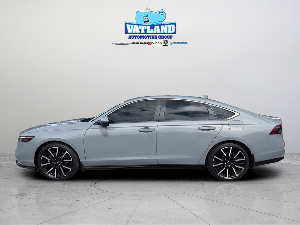 Used 2024 Honda Accord Touring image 2