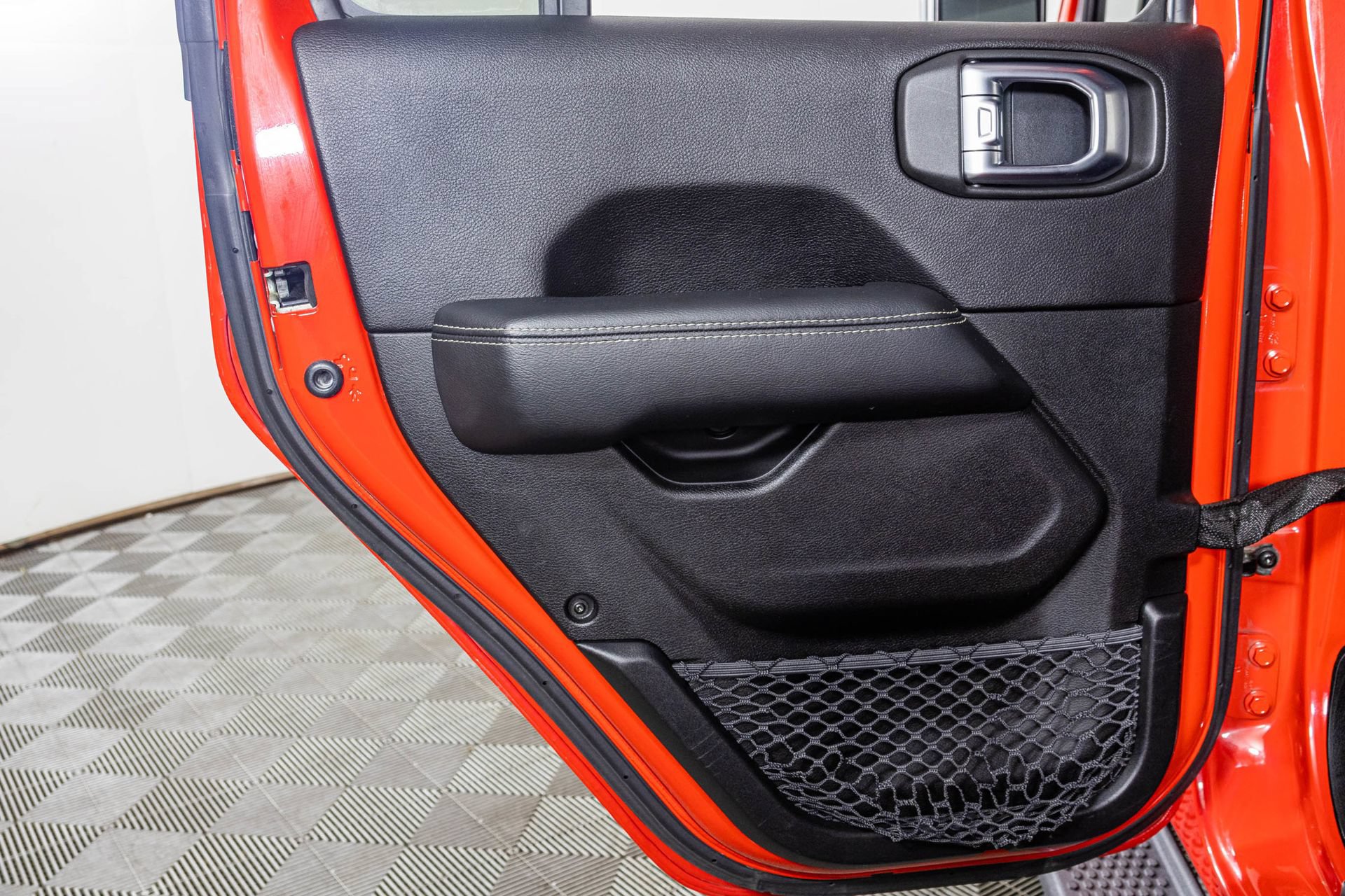 Used 2019 Jeep Wrangler Unlimited Sahara AWD/4WD image 37