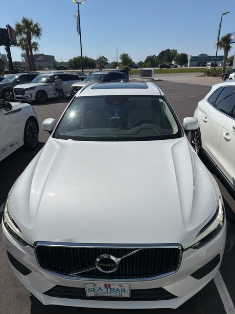 Used 2021 Volvo XC60 T5 Momentum w/ Climate Package FWD image 6