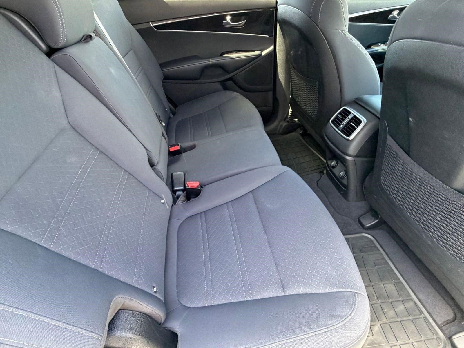 Used 2020 Kia Sorento S image 29