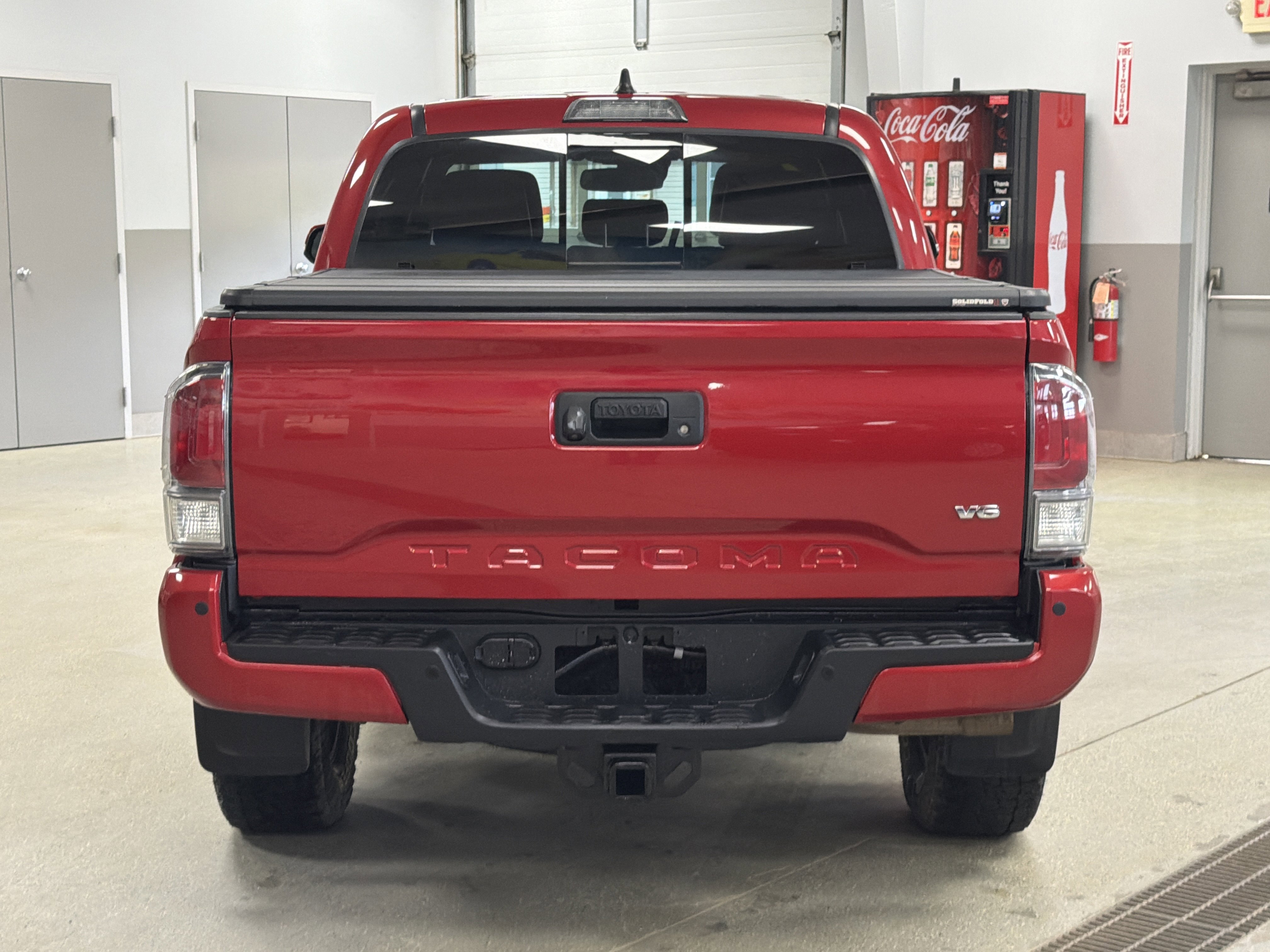 Used 2022 Toyota Tacoma TRD Off-Road w/ TRD Premium Off Road Package AWD/4WD image 8
