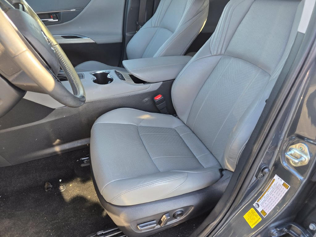 Used 2023 Toyota Venza Limited AWD/4WD image 15