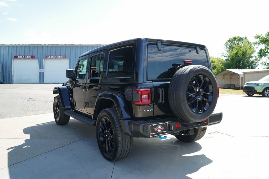 Used 2022 Jeep Wrangler Unlimited Sahara w/ Cold Weather Group image 4