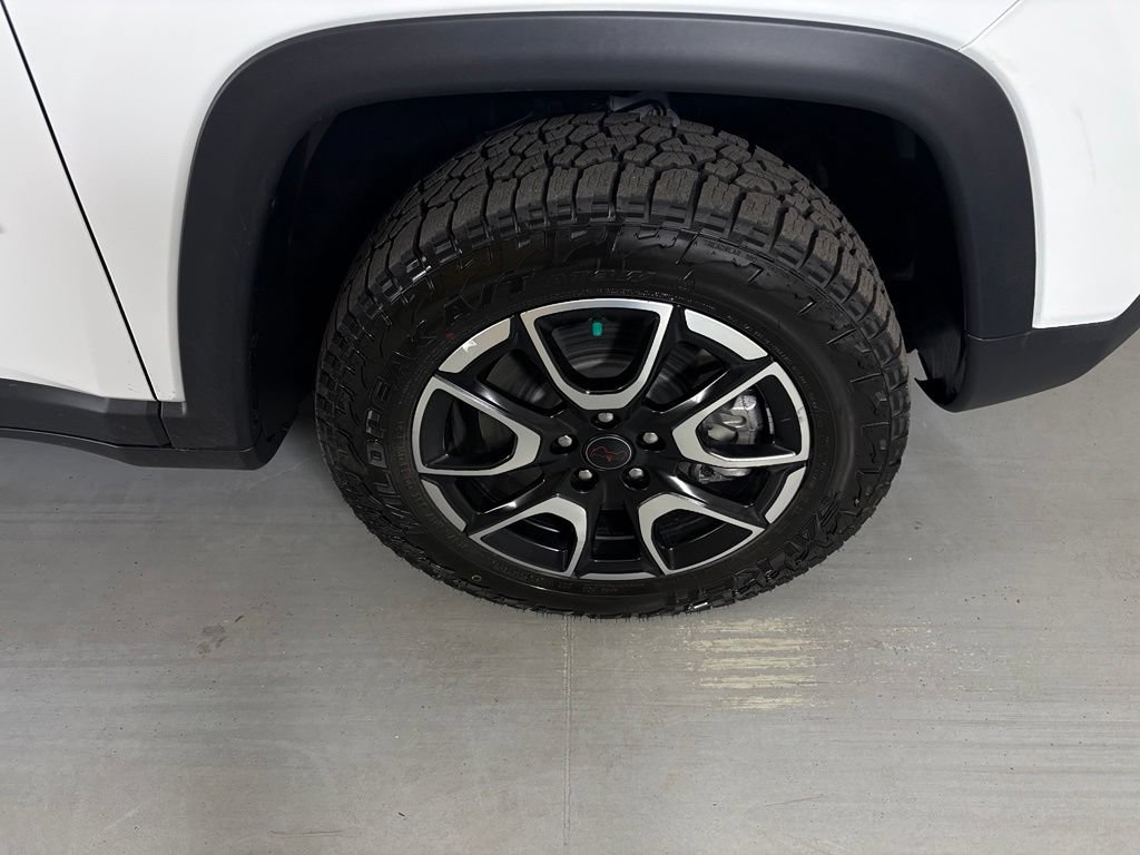 New 2026 Jeep Compass Trailhawk w/ Sun, Sound & Navigation Group AWD/4WD image 9