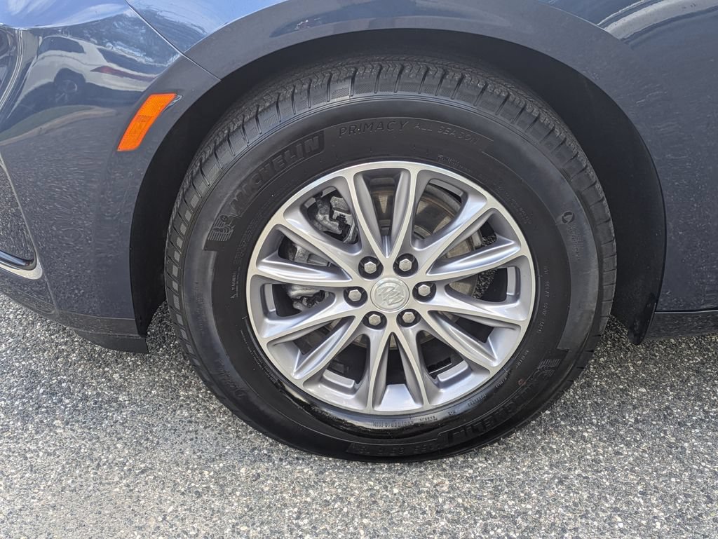 Used 2022 Buick Enclave Essence AWD/4WD image 10