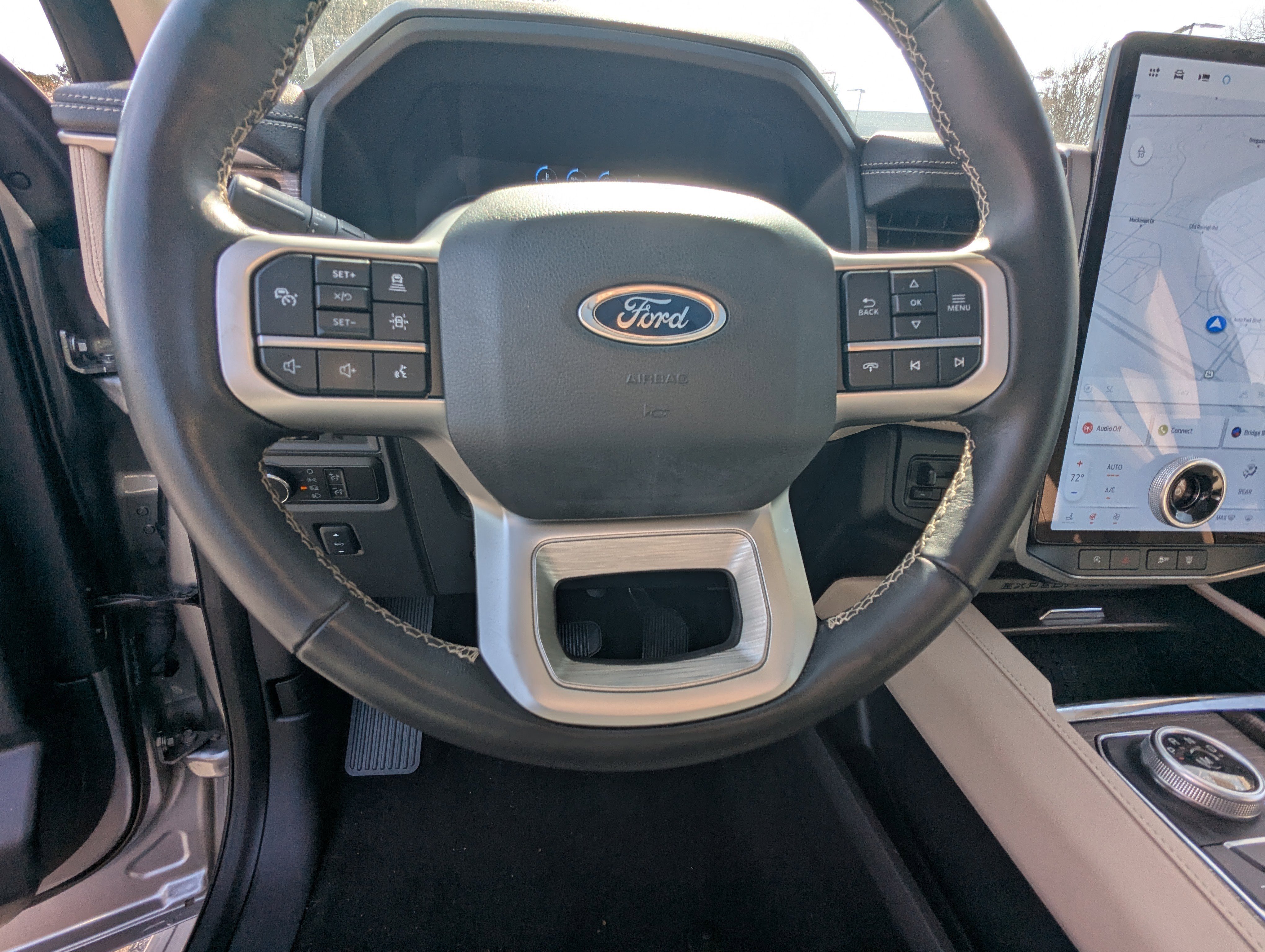 Used 2024 Ford Expedition Limited image 23