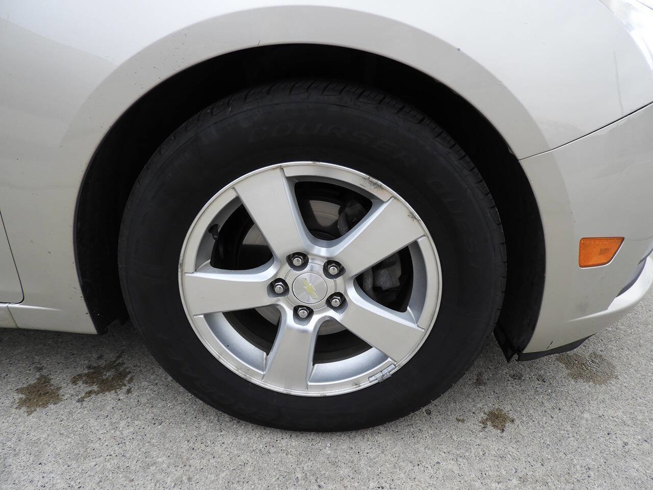 Used 2013 Chevrolet Cruze LT FWD image 12