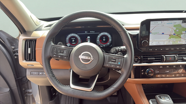 Certified 2025 Nissan Pathfinder Platinum AWD/4WD image 12