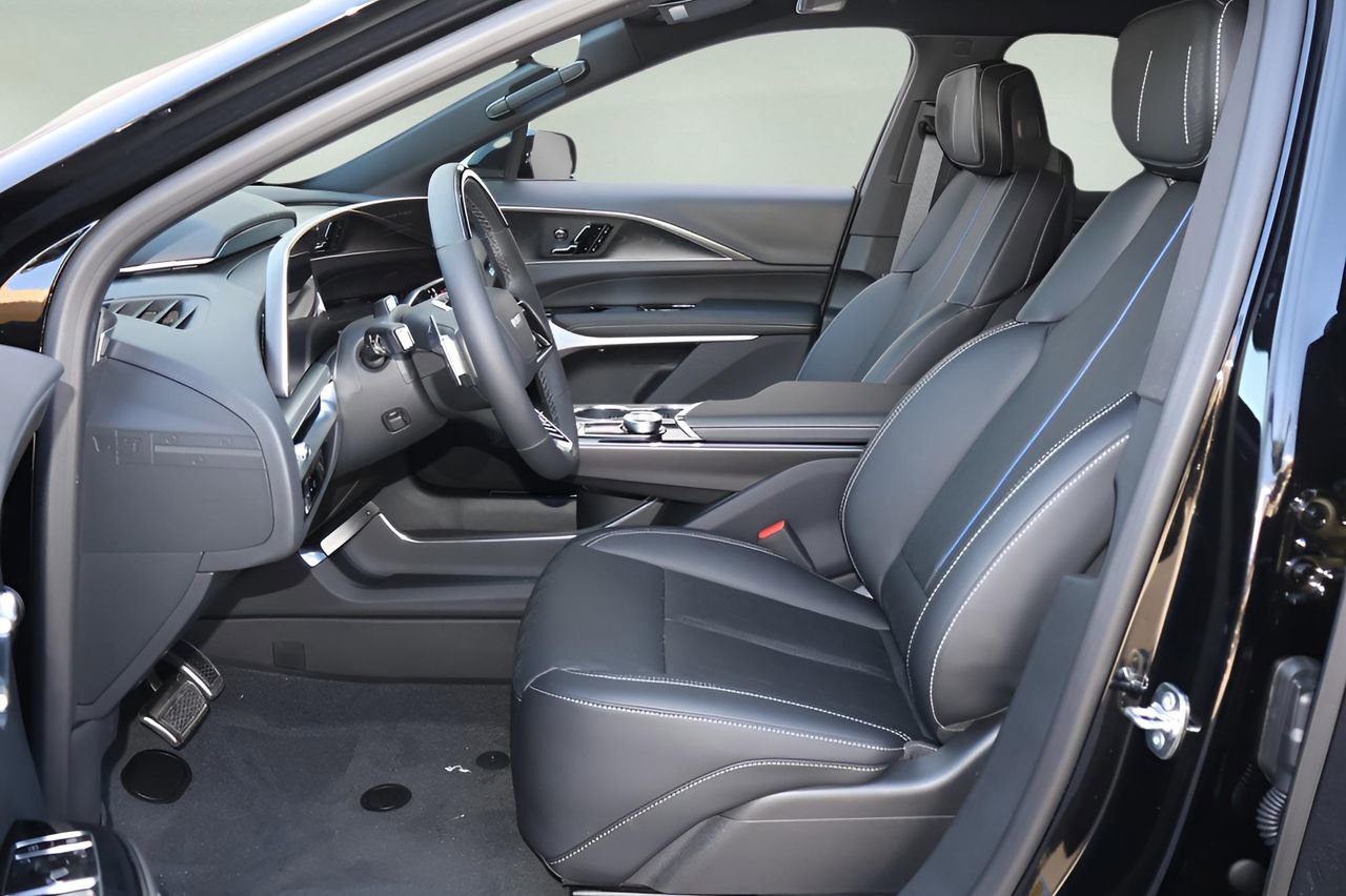 New 2026 Cadillac Lyriq V w/ Exterior Carbon Fiber Package image 13