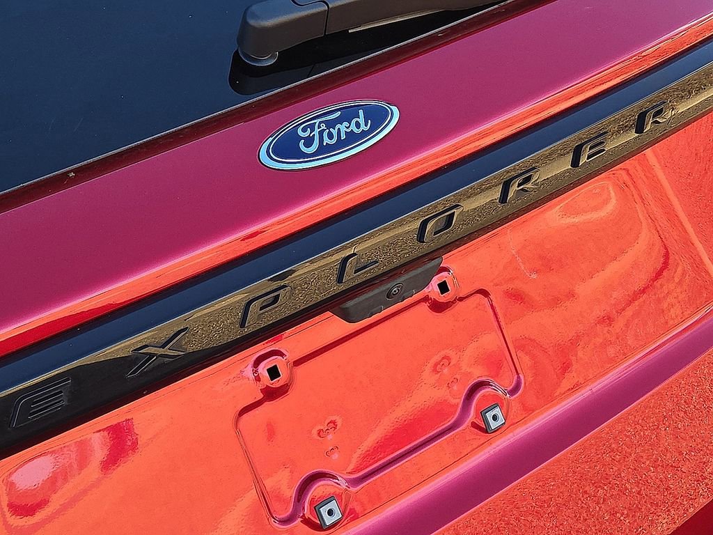 Used 2025 Ford Explorer ST image 12