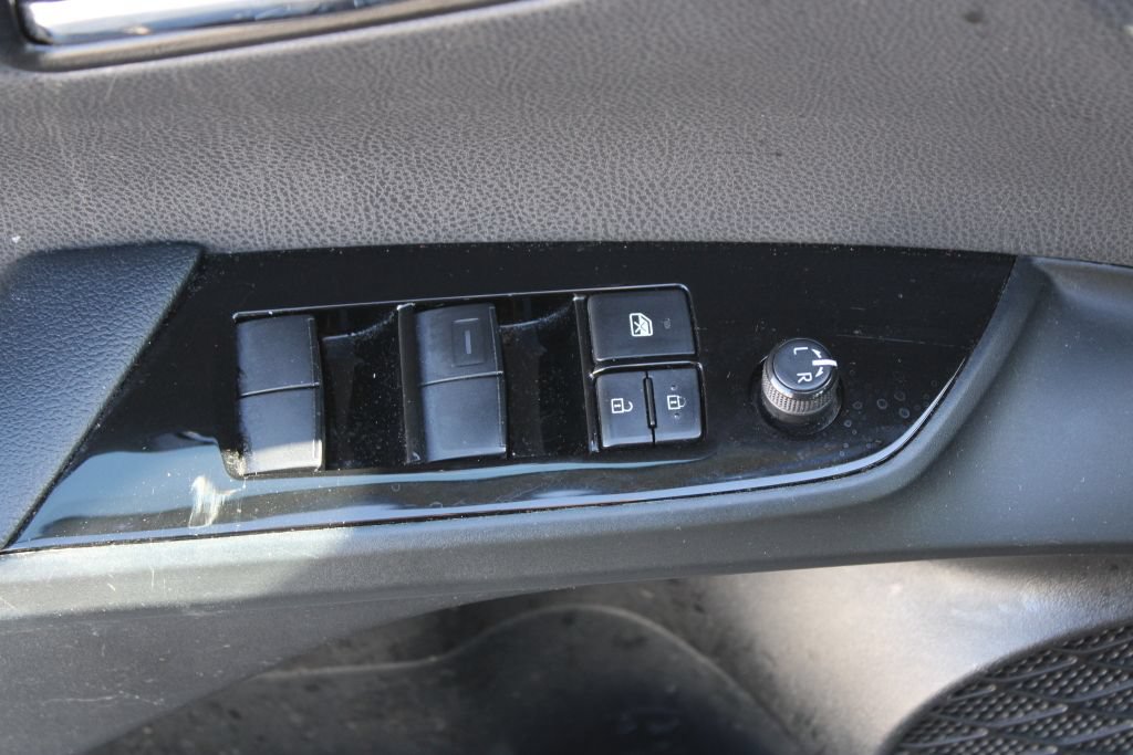 Used 2022 Toyota Prius Prime Limited FWD image 28