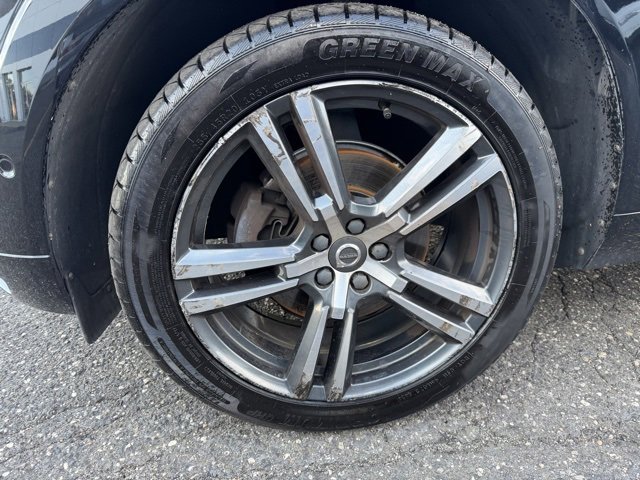 Used 2019 Volvo XC60 T5 Momentum w/ Premium Package image 16