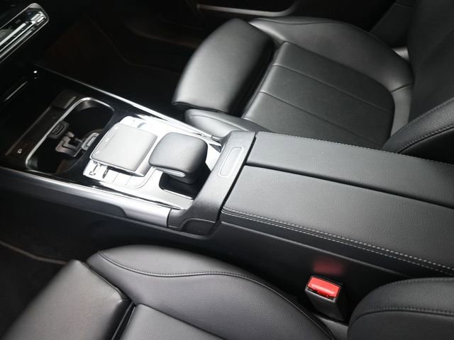 Used 2020 Mercedes-Benz GLB 250 image 31