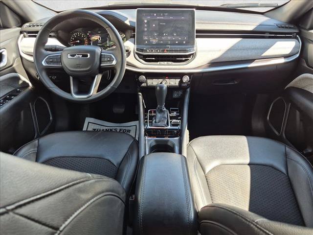 Used 2024 Jeep Compass Latitude AWD/4WD image 17