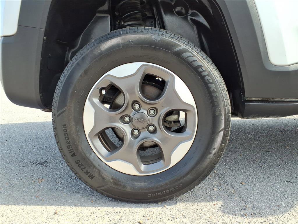 Used 2019 Jeep Renegade Trailhawk w/ Trailer Tow Group image 25