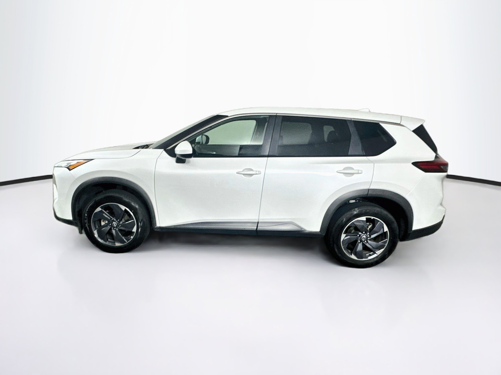 Used 2024 Nissan Rogue SV FWD image 4