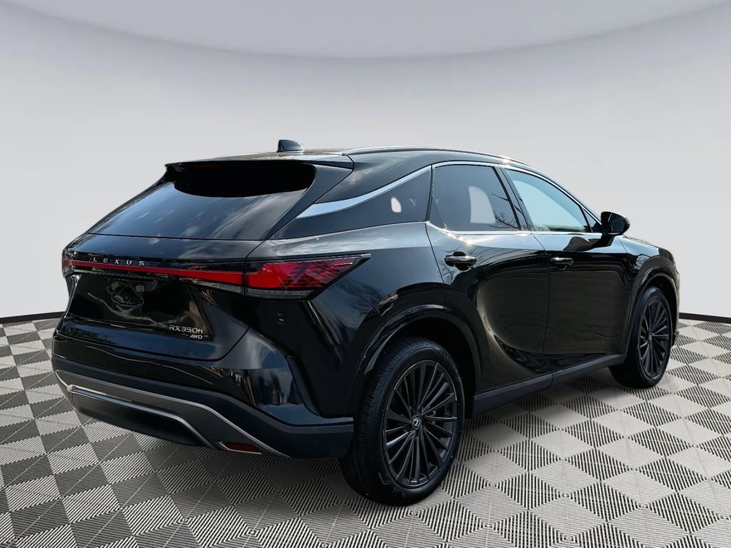 Used 2024 Lexus RX 350h w/ Convenience Package image 2