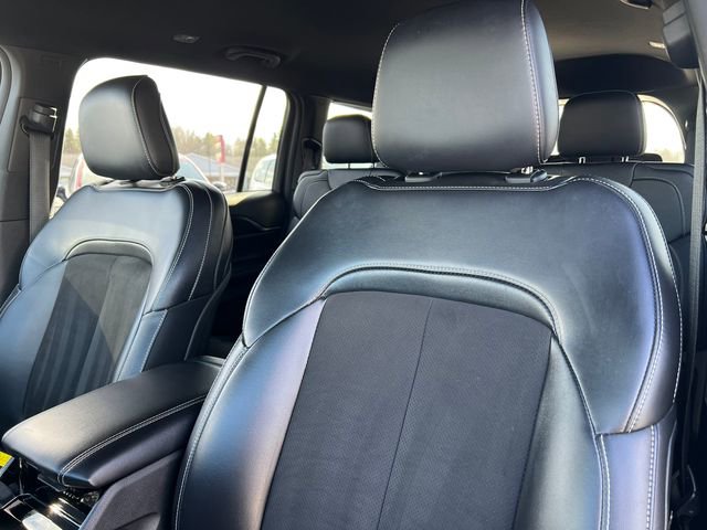 Used 2023 Jeep Grand Cherokee L Laredo image 14