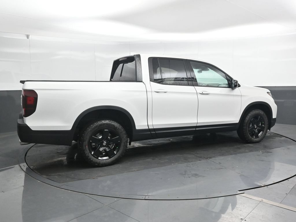 New 2026 Honda Ridgeline Black Edition image 2