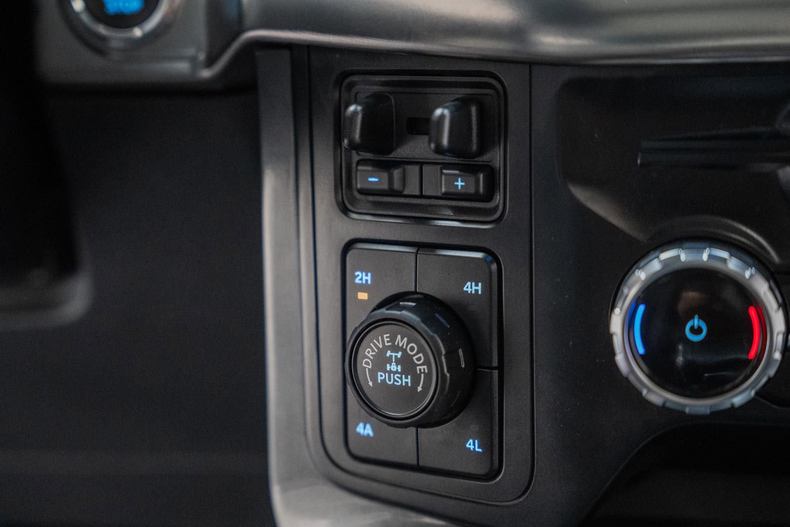 Used 2023 Ford F150 Lariat w/ Equipment Group 502A High image 34