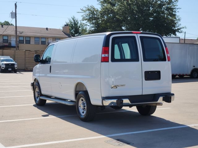 Used 2025 Chevrolet Express 2500 w/ Driver Convenience Package RWD video 3