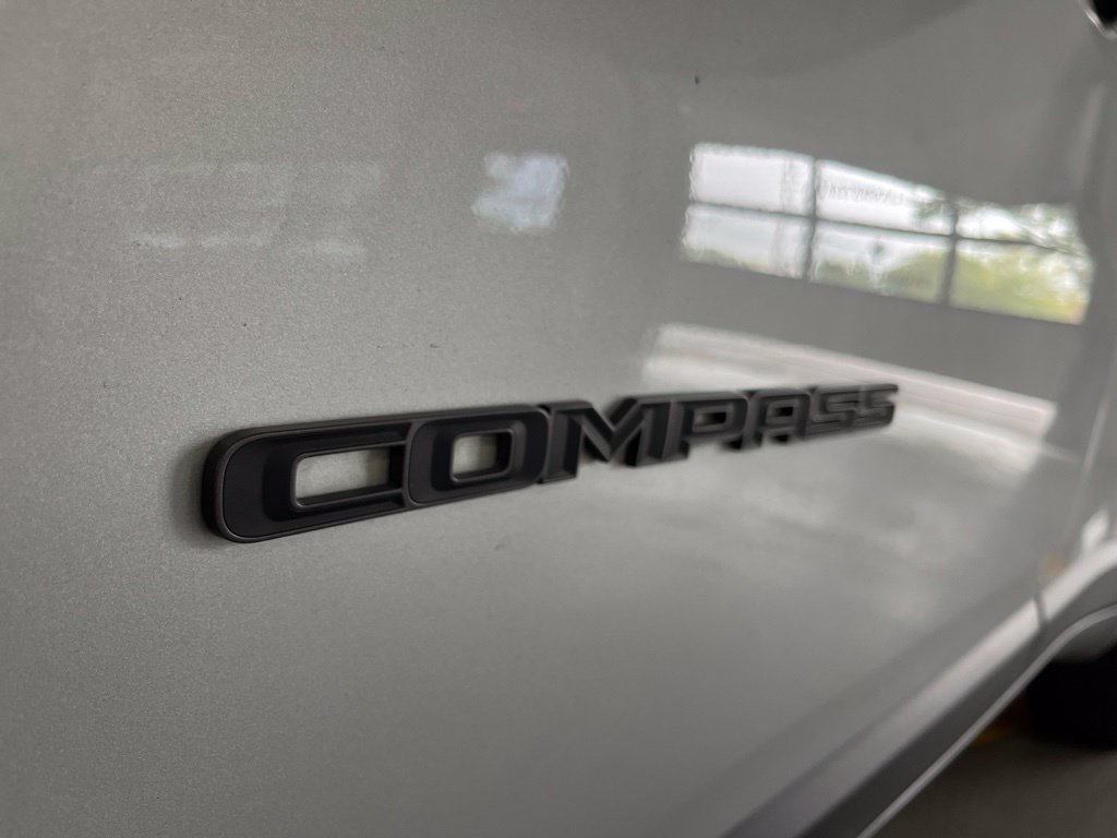 Used 2025 Jeep Compass Trailhawk AWD/4WD image 11