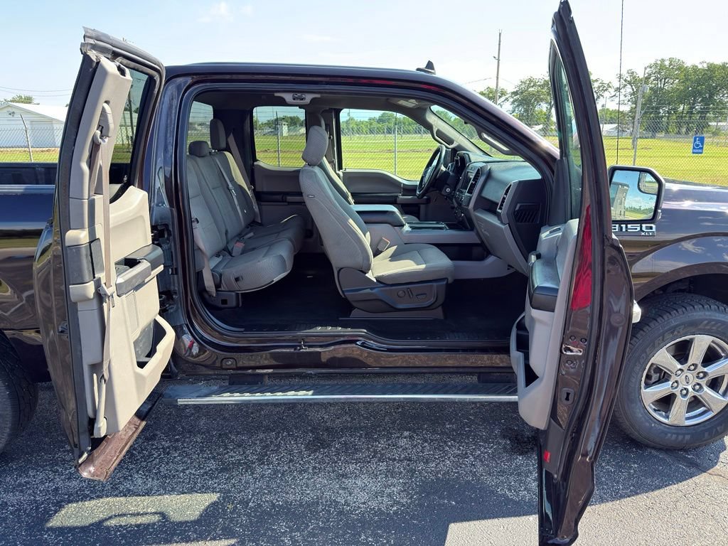Used 2019 Ford F150 XLT w/ Equipment Group 302A Luxury AWD/4WD image 31