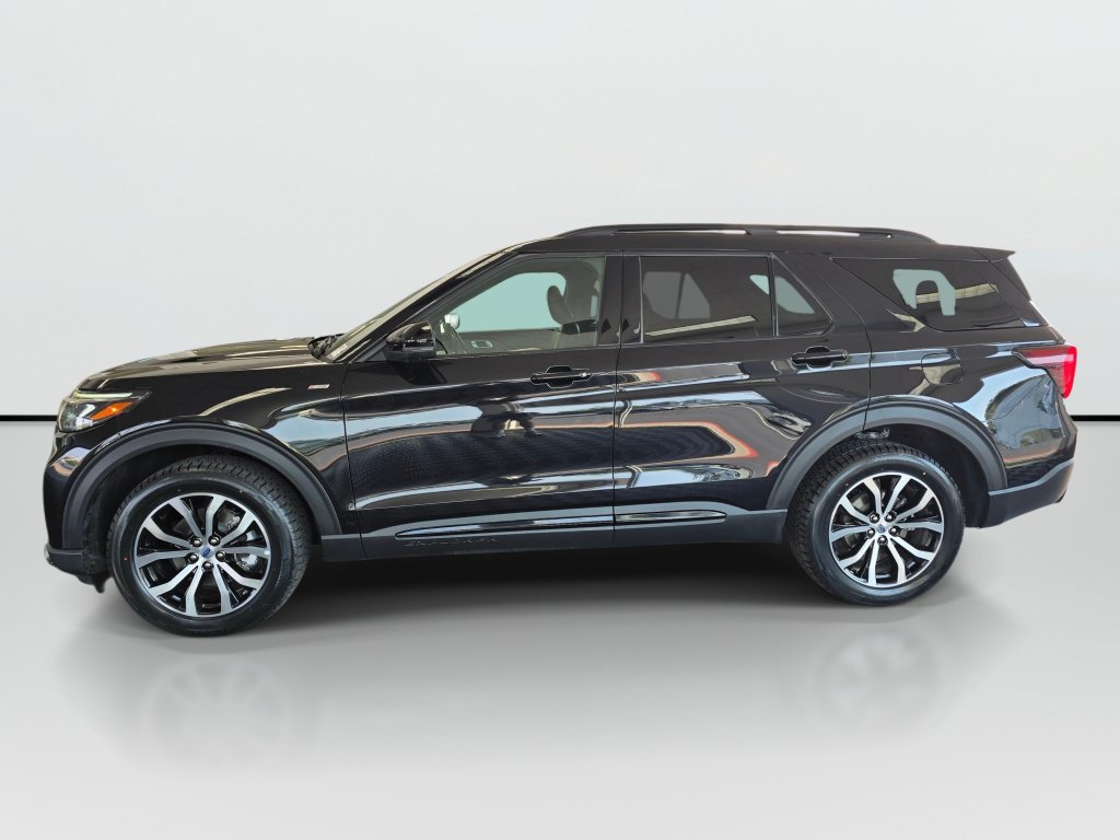 Used 2025 Ford Explorer ST-Line AWD/4WD image 2