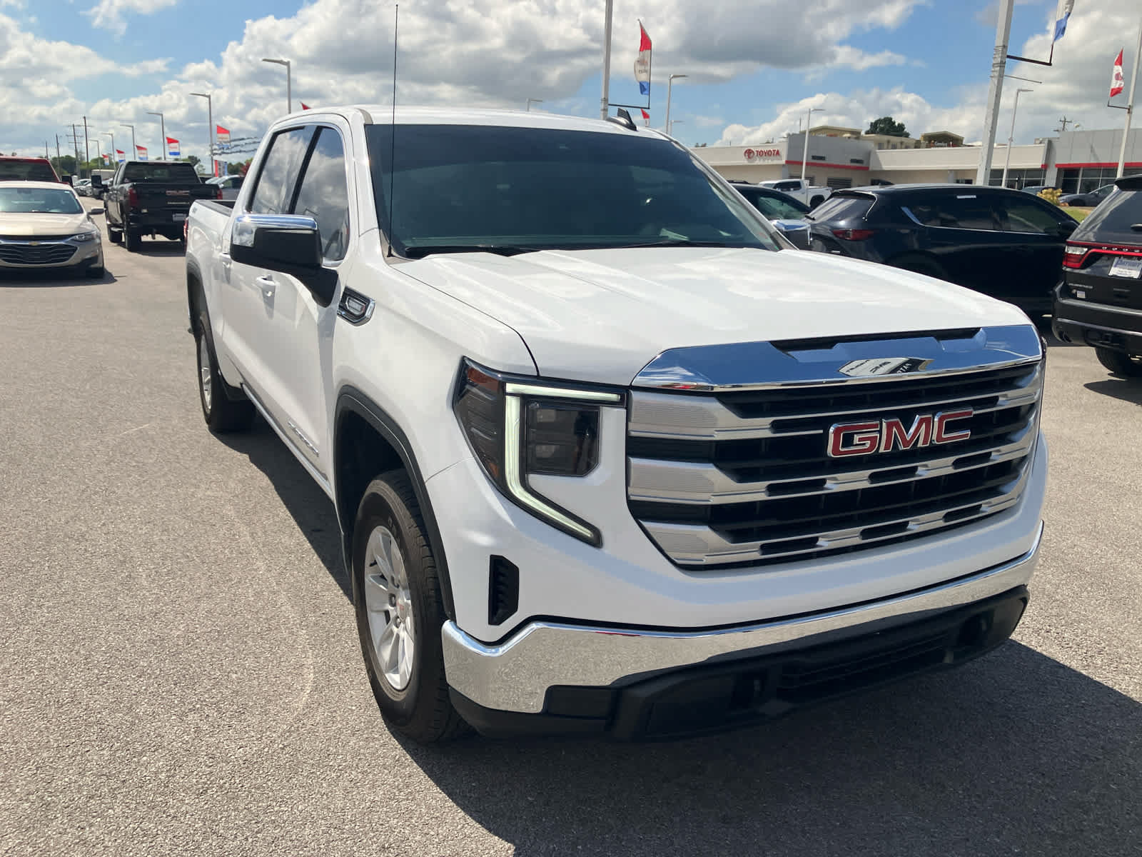 Used 2025 GMC Sierra 1500 SLE