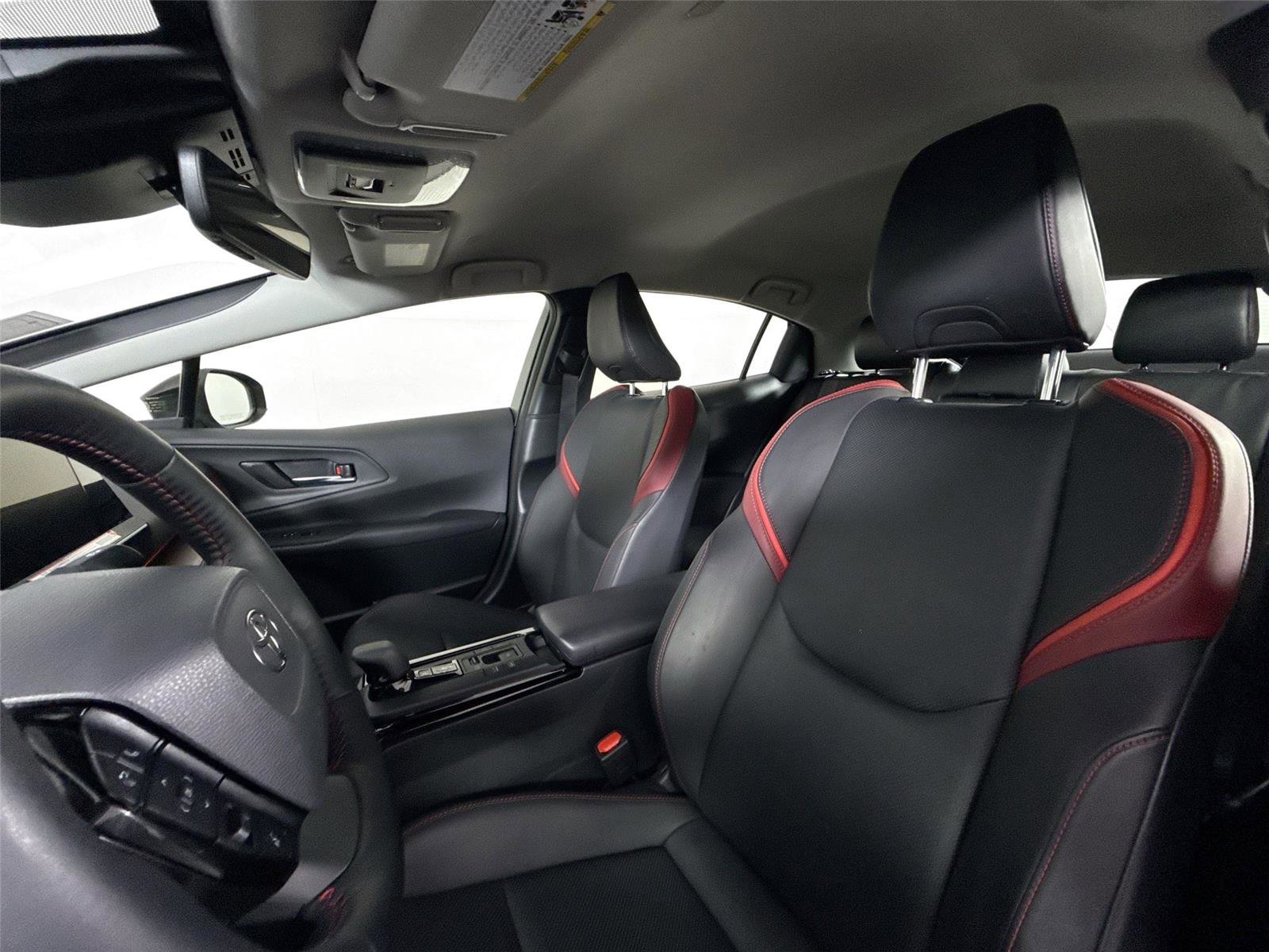 Used 2025 Toyota Prius XSE video 3