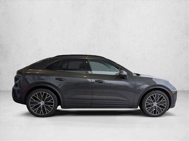 Used 2024 Porsche Macan 4 Electric image 4