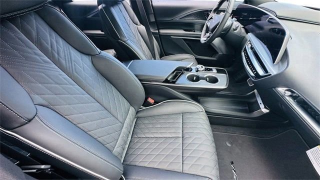 New 2026 Cadillac Lyriq V image 20