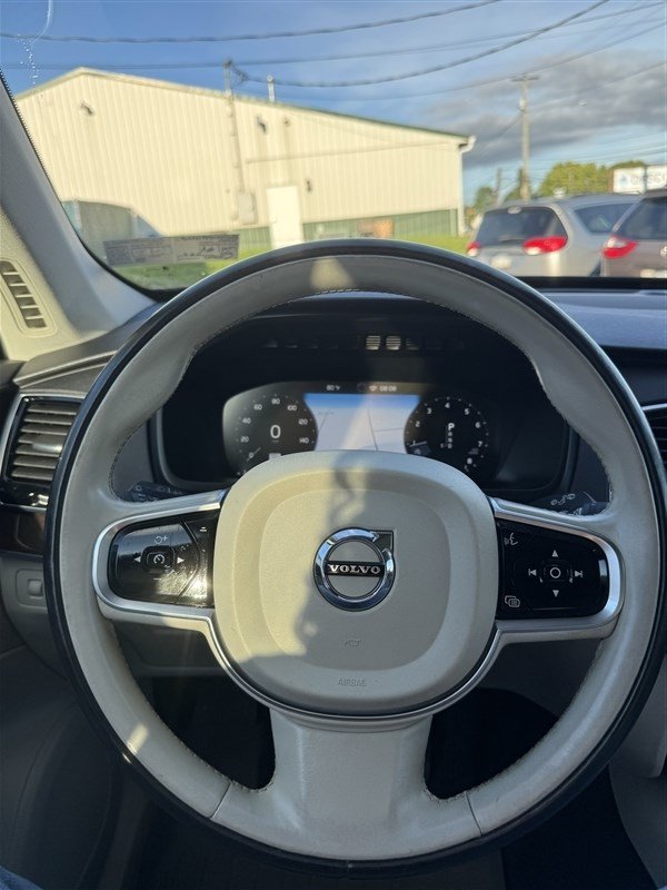 Used 2017 Volvo XC90 T6 Momentum w/ Vision Package AWD/4WD image 17