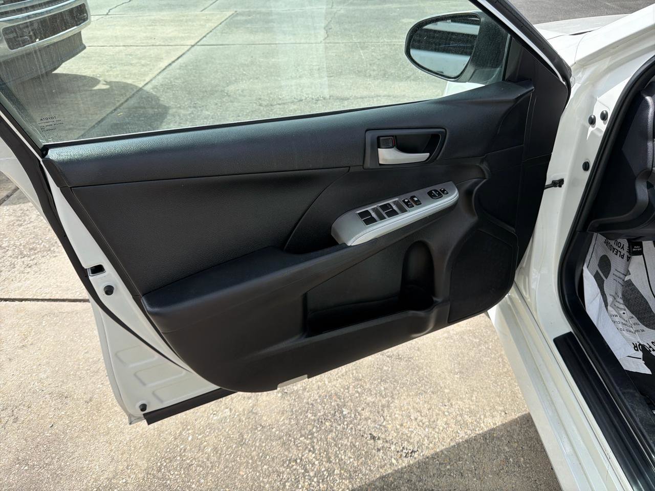 Used 2014 Toyota Camry SE image 17