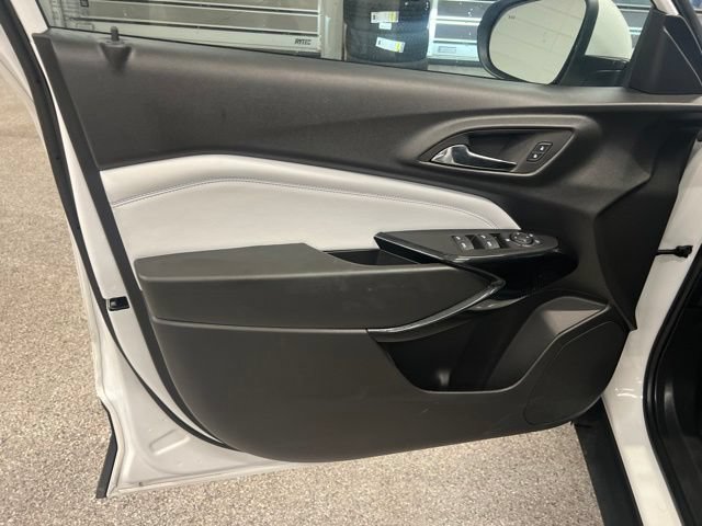 New 2026 Chevrolet Trax LT w/ Driver Confidence Package FWD image 24
