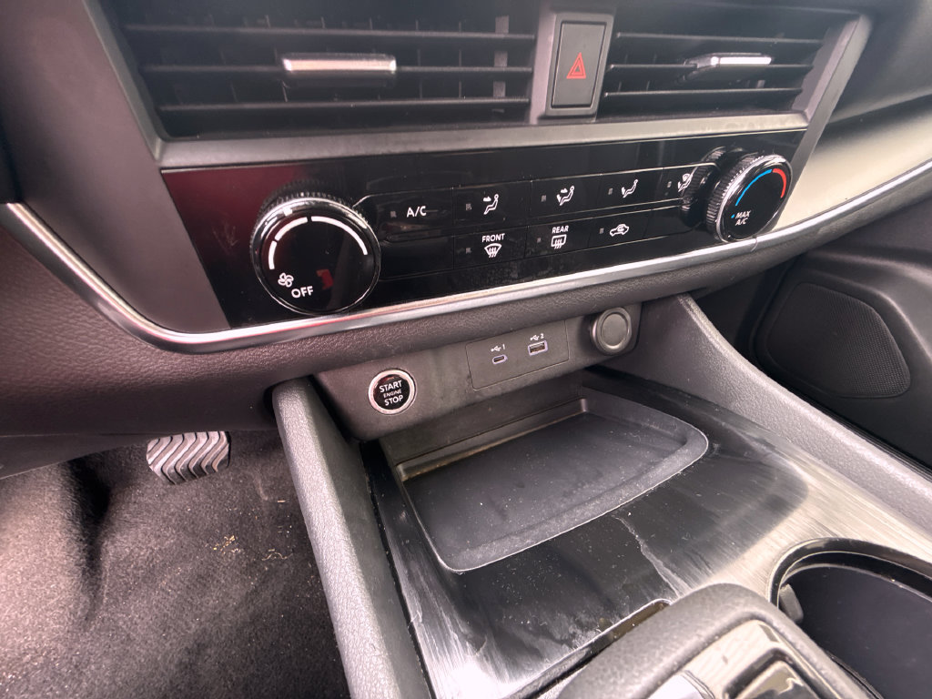 Used 2023 Nissan Rogue S AWD/4WD image 22