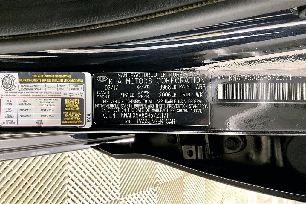 Used 2017 Kia Forte EX image 31