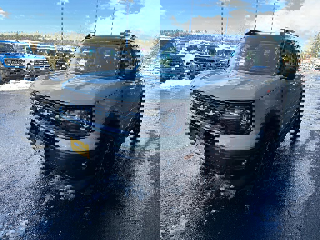 Used 2024 Ford Bronco Sport Outer Banks w/ Tech Package image 3