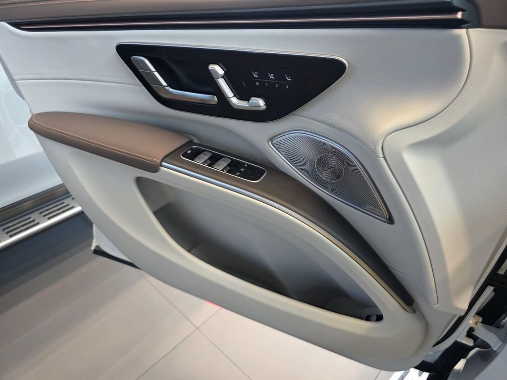 New 2027 Mercedes-Benz EQS 400 4MATIC SUV image 22