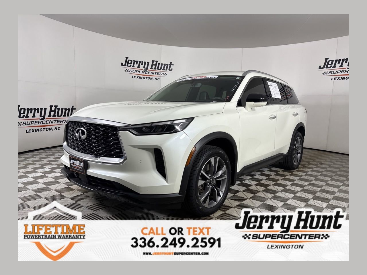 Used 2023 INFINITI QX60 Luxe w/ Cargo Package AWD/4WD image 1