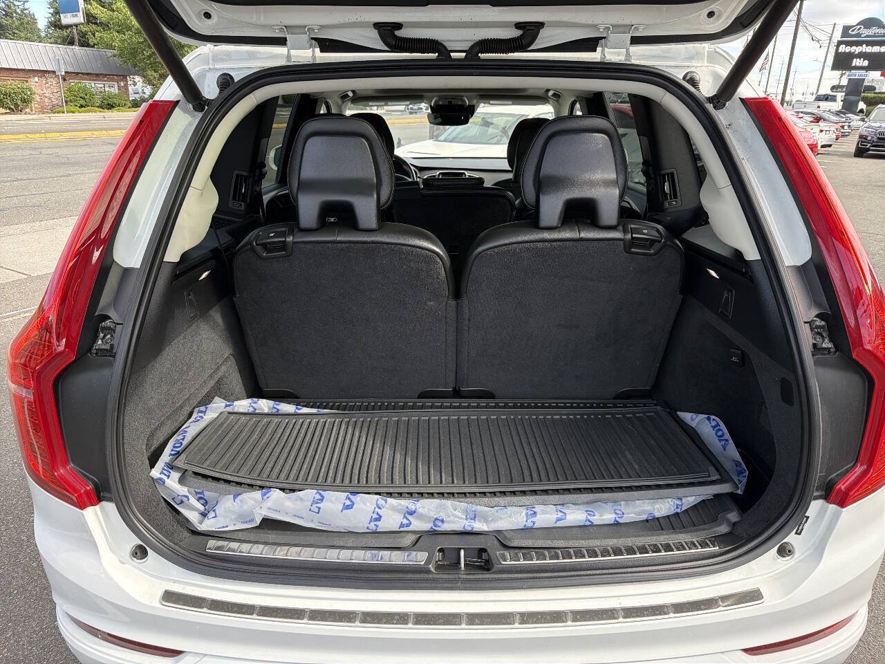 Used 2020 Volvo XC90 T5 Momentum AWD/4WD image 8