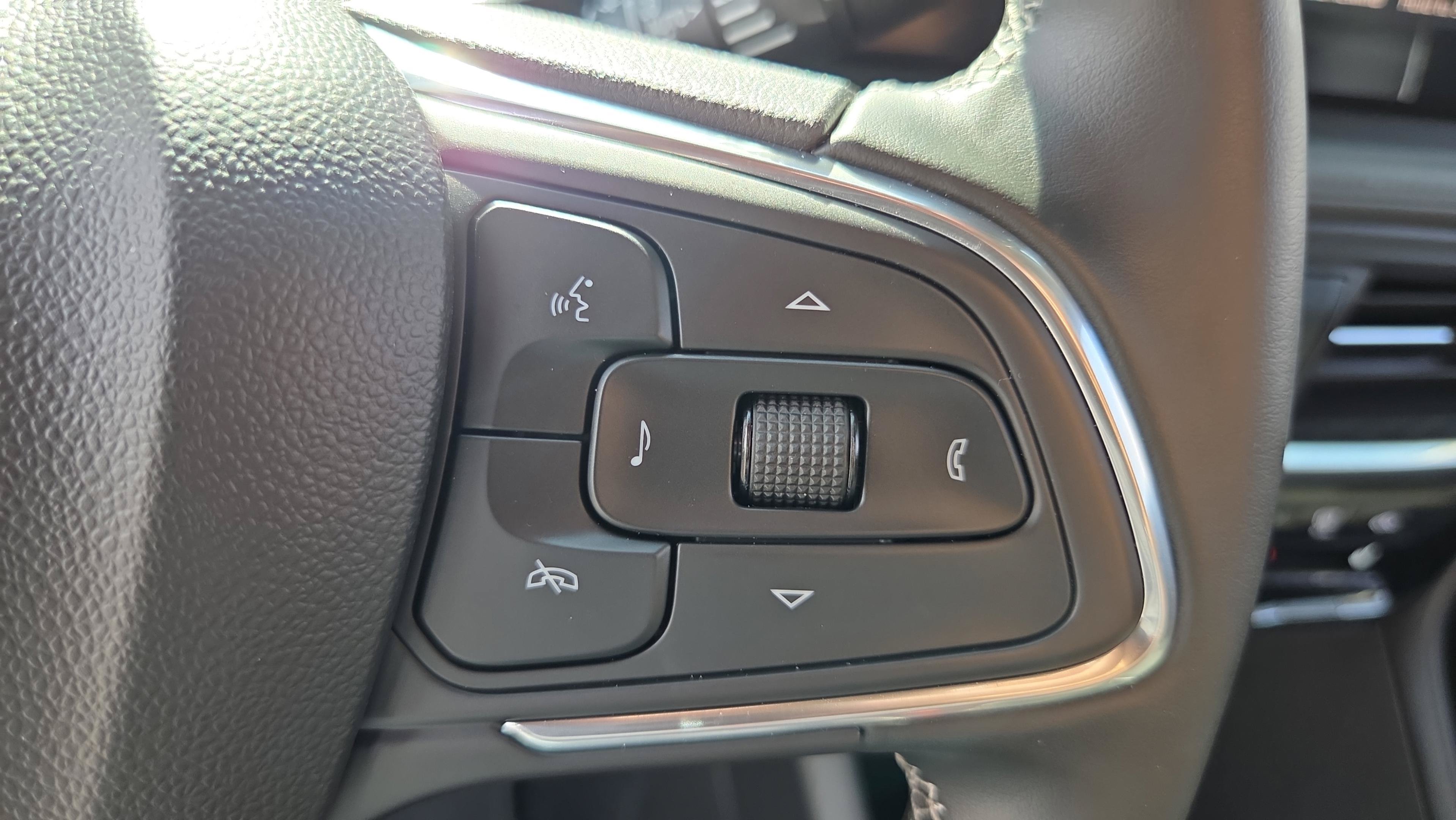 Certified 2024 Buick Encore GX Avenir w/ Avenir Convenience Package FWD image 29