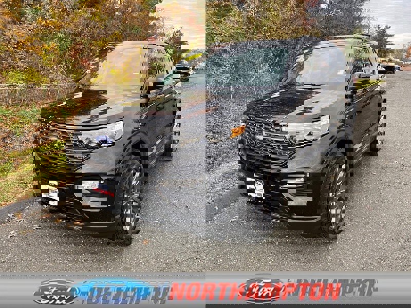 Certified 2022 Ford Explorer XLT w/ Equipment Group 202A image 1