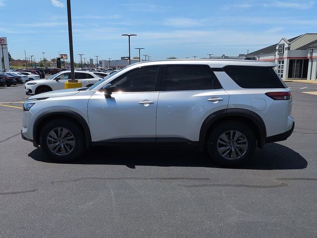 Used 2023 Nissan Pathfinder S AWD/4WD image 4