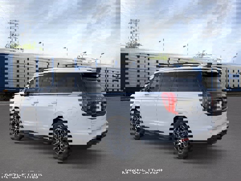 New 2025 Ford Expedition Active image 27