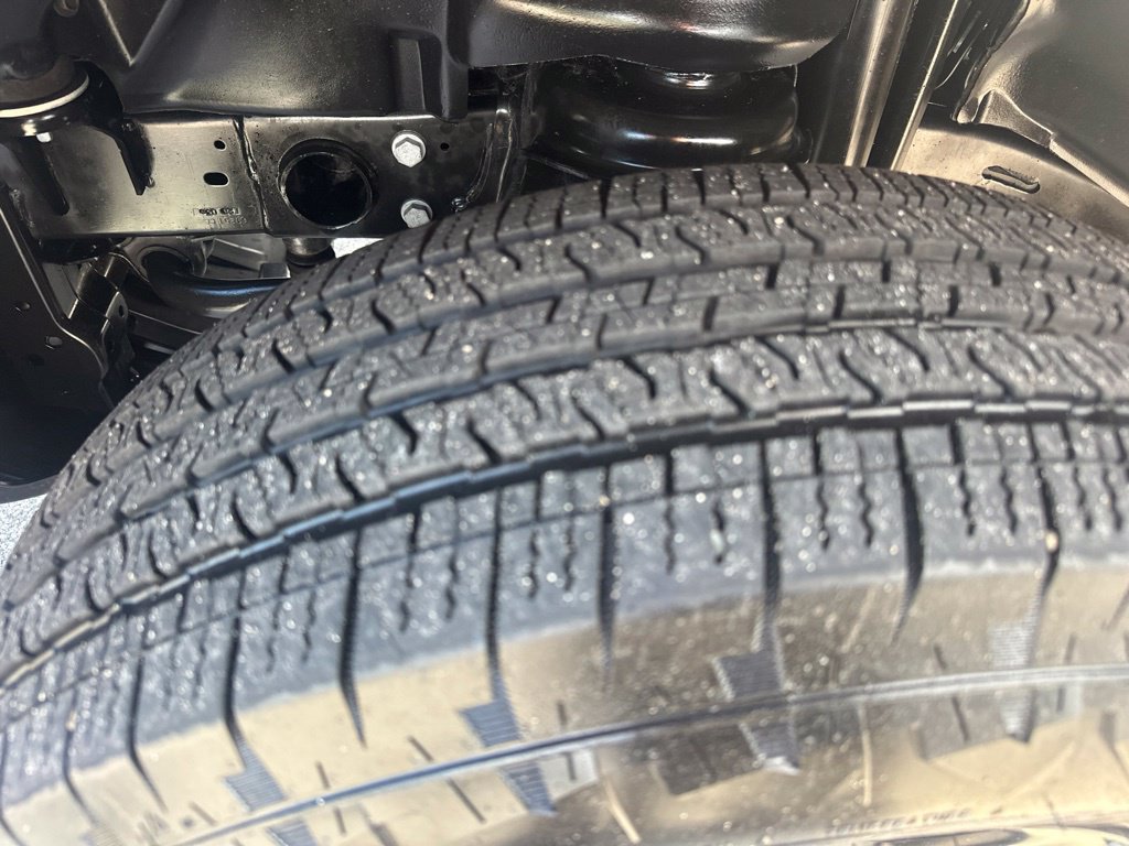 Used 2025 Jeep Wrangler Sport AWD/4WD image 32